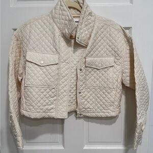 Vigoss Ivory cropped Quilted Jacket